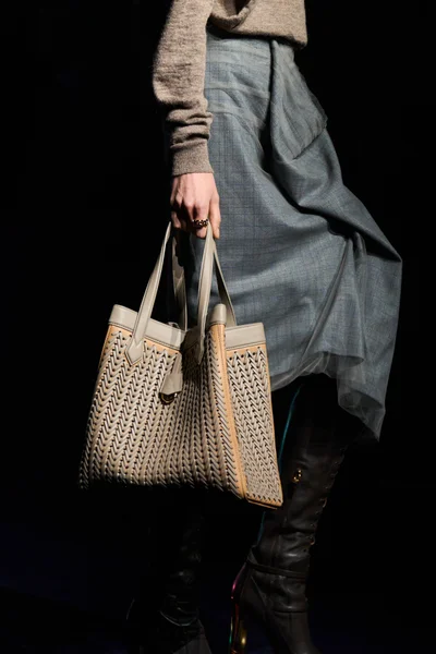 Look 61
